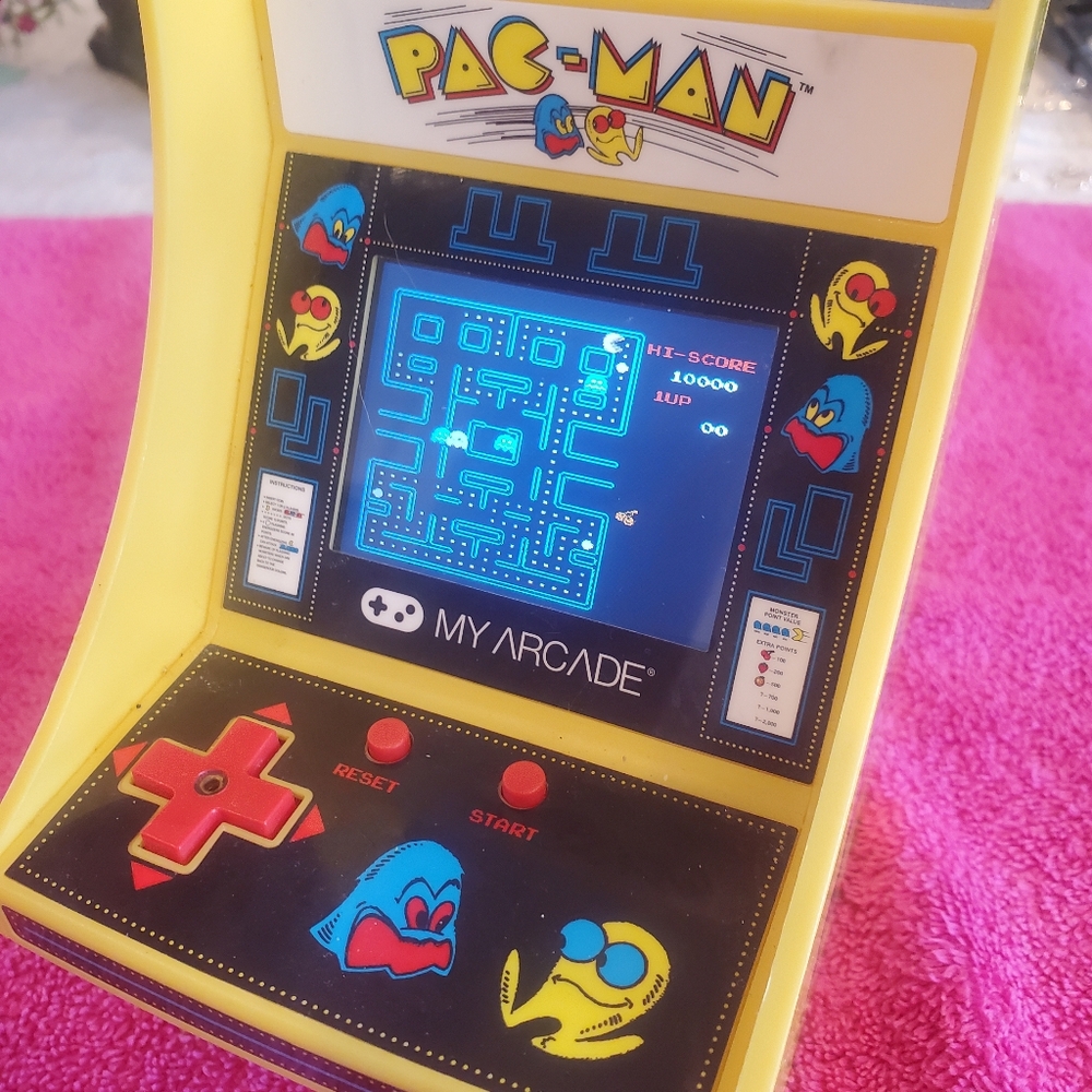 Arcade Pac-Man Mini Arcade Machine - Yellow - Picture 5 of 7